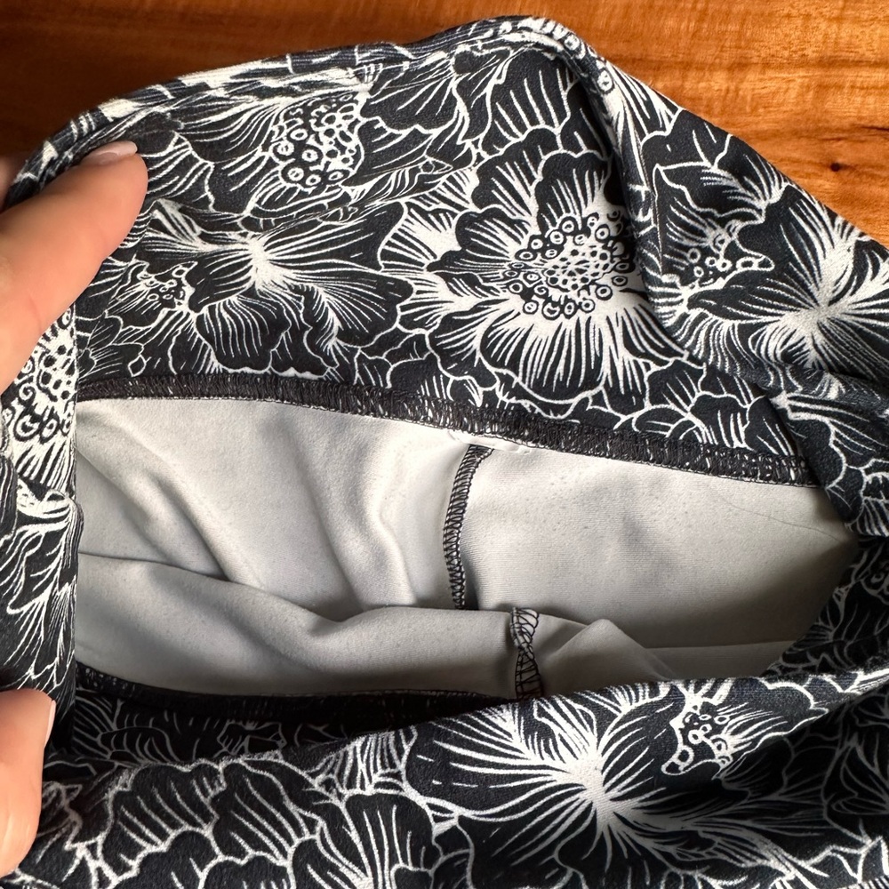 Hawaiian Flower leggings. Worn twice. Size small-medium